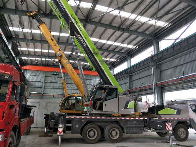 浦城县高空车出租需要注意哪些安全事项？