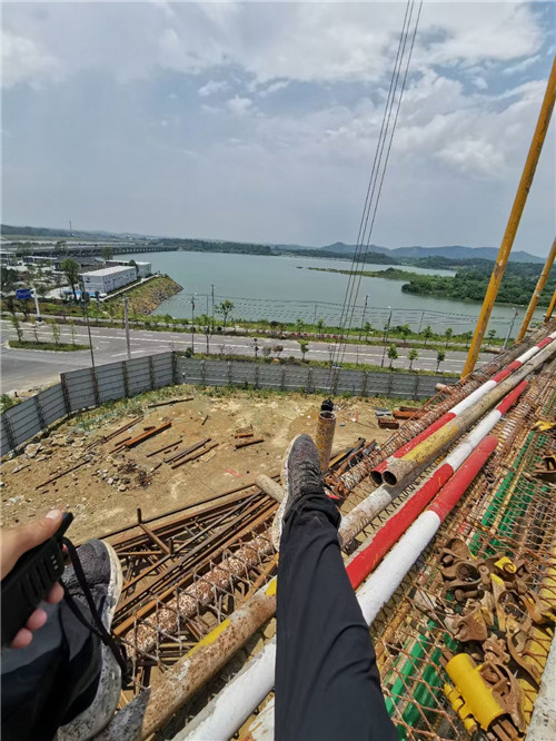 浦城县作业中发生设备损坏或人员意外，责任怎么划分？